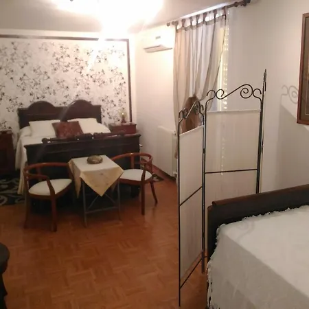 Domus Oleander Bed & Breakfast 3*