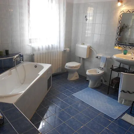 Domus Oleander Bed & Breakfast 3*