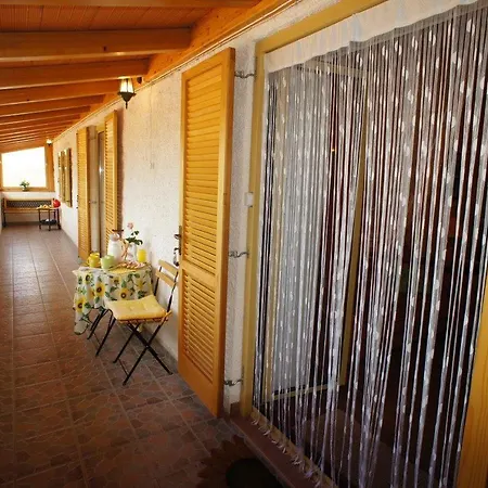 Domus Oleander Bed & Breakfast 3*
